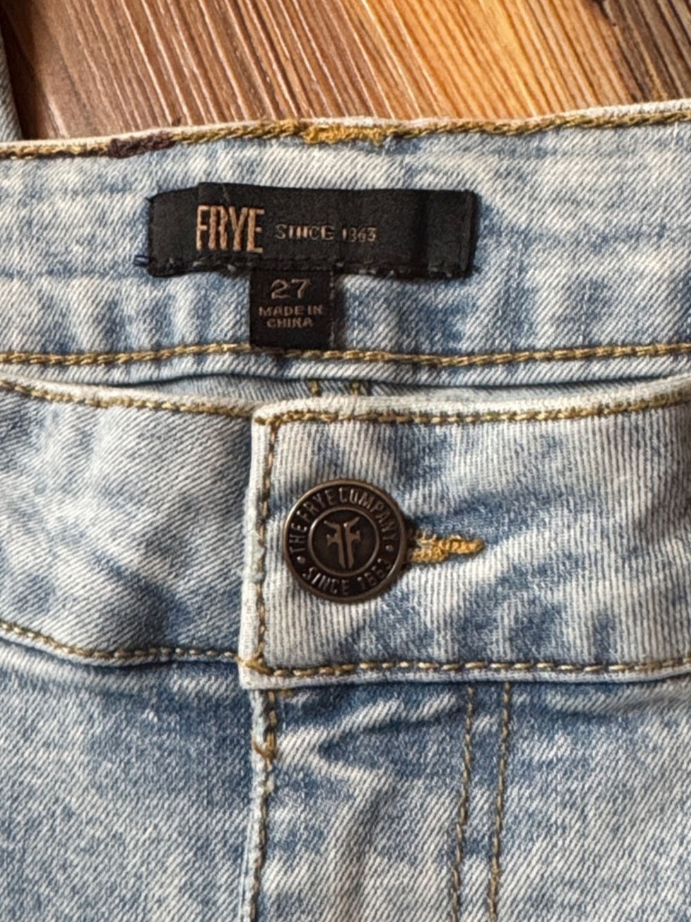 Frye High-Rise Wide Leg Jeans Size 27 Light Wash Raw Hem - Picture 6 of 6